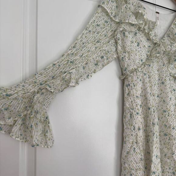 Free People Sweetest Thing Mini Dress Bell Long Sleeve Ruffle Buttons Floral 10 - Picture 5 of 13